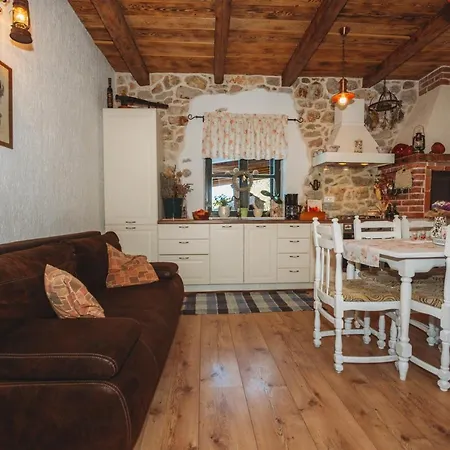 Vila House Sokotini Dvori Zdrelac