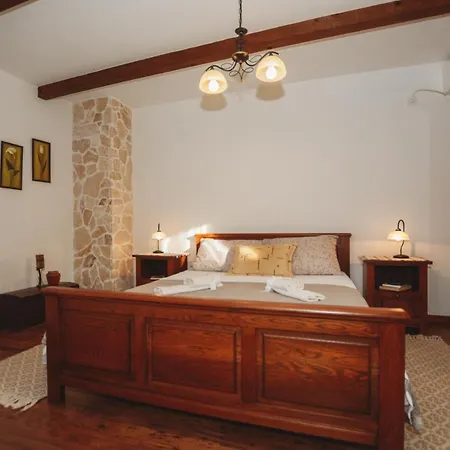 Vila House Sokotini Dvori *